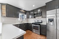 Building Photo - 435 Cerritos Ave