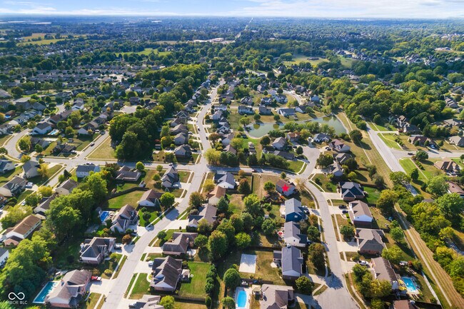 Building Photo - 7913 Meadow Bend Ln