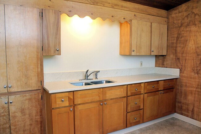 Building Photo - 12610 SW Farmington Rd