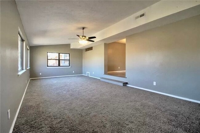 Building Photo - 10616 Greystone Ave