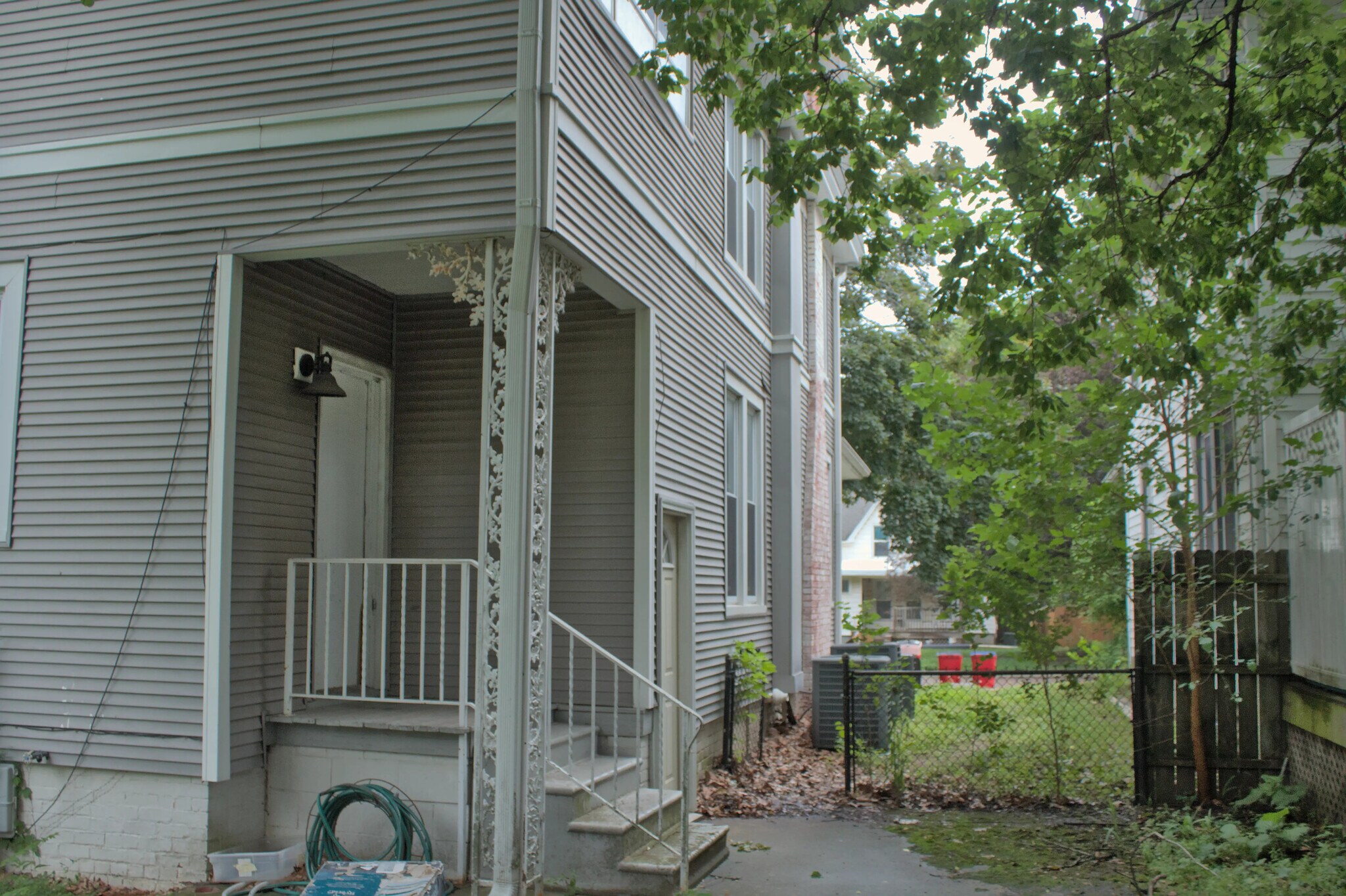 Building Photo - 311 W Columbia Ave