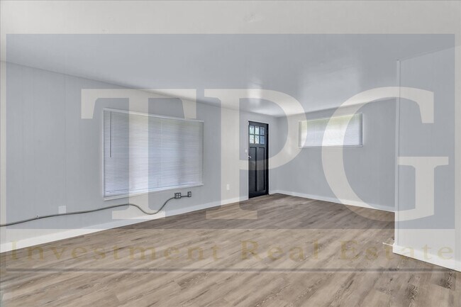 Building Photo - 9901 E Linwood Blvd