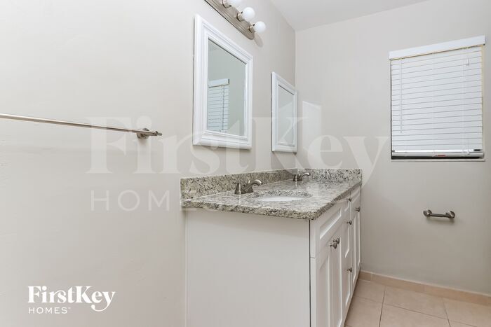 Building Photo - 11646 Anhinga Dr