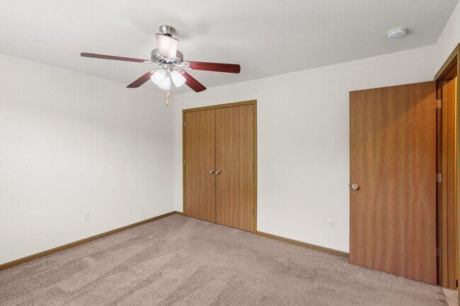 Building Photo - 509-511 Glenstone Dr.