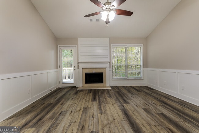 Building Photo - 1634 Riverview Ct