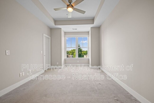 Building Photo - 215 Porter Village Cir