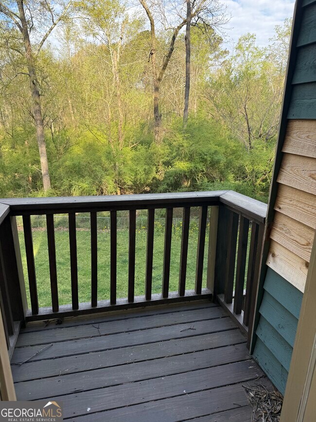 Building Photo - 82 Geraldine Dr SE