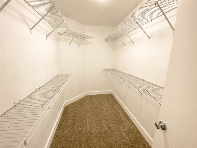 Building Photo - 1301 Sumerlin Dr