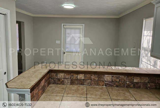 Building Photo - Renewed and ready to be a home!