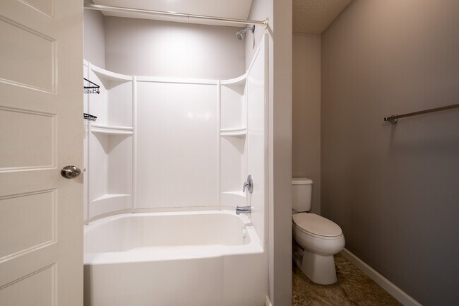 Building Photo - 20817 Guthrie Dr