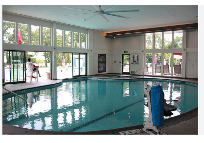 Building Photo - 21139 Valley Forge Cir