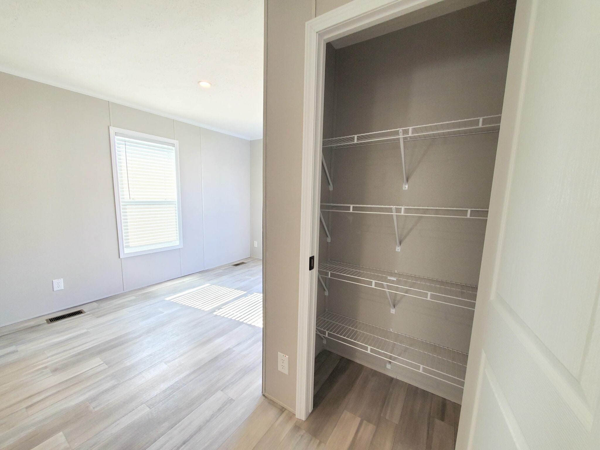 Building Photo - 9270 Windjammer Dr