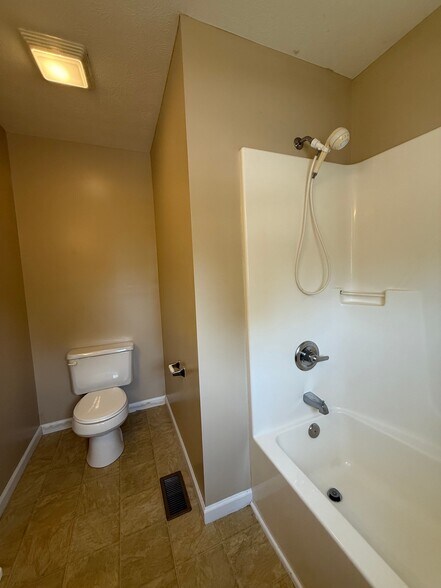Building Photo - 2412 S Woolery Mill Dr