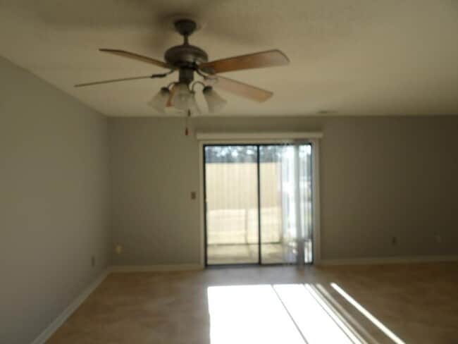 Building Photo - 951 Plantation Dr