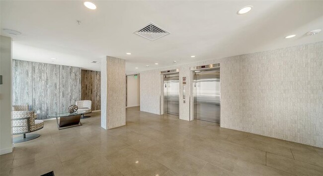 Building Photo - 4822 Ocean Blvd