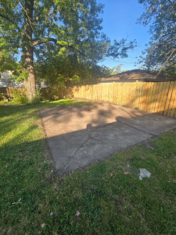 Building Photo - 21648 Gailine Ave