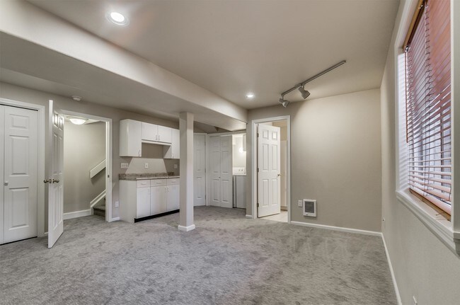 Building Photo - 8708 Greengrass Way