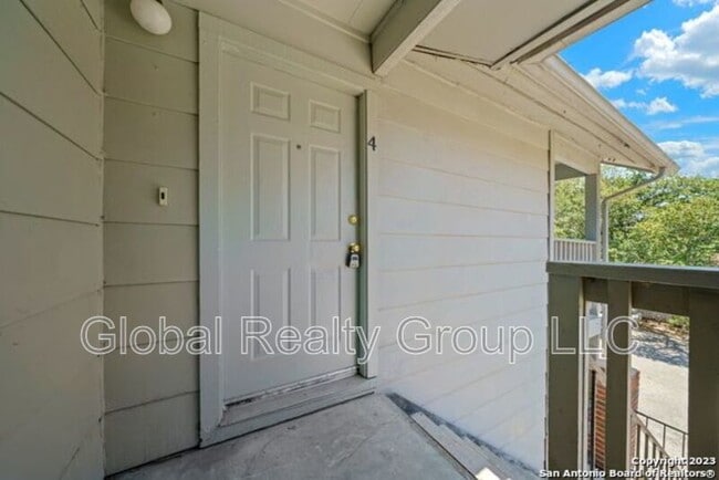 Building Photo - 818 Station St