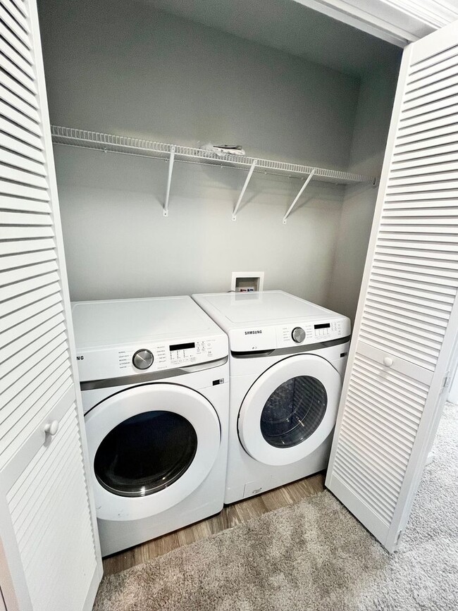 Building Photo - Townhome in Holly Ridge!!