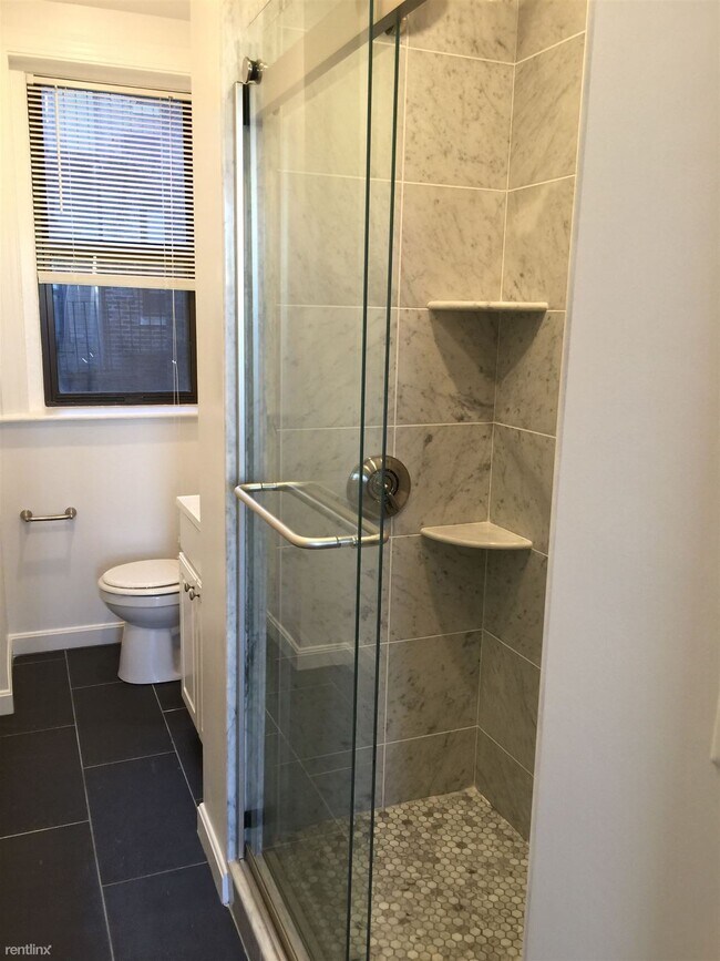Building Photo - 2 br, 1 bath  - 19 Peterborough St Apt 17A