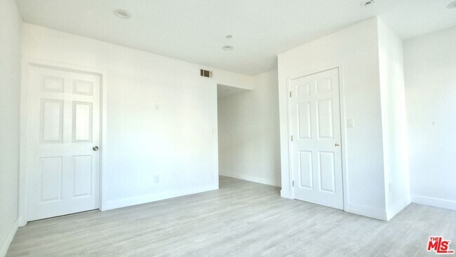 Building Photo - 4642 St Elmo Dr