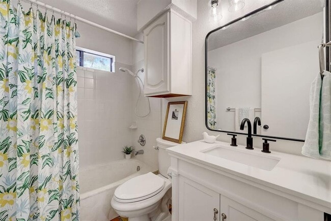 Building Photo - 13006 Moorcroft Ln