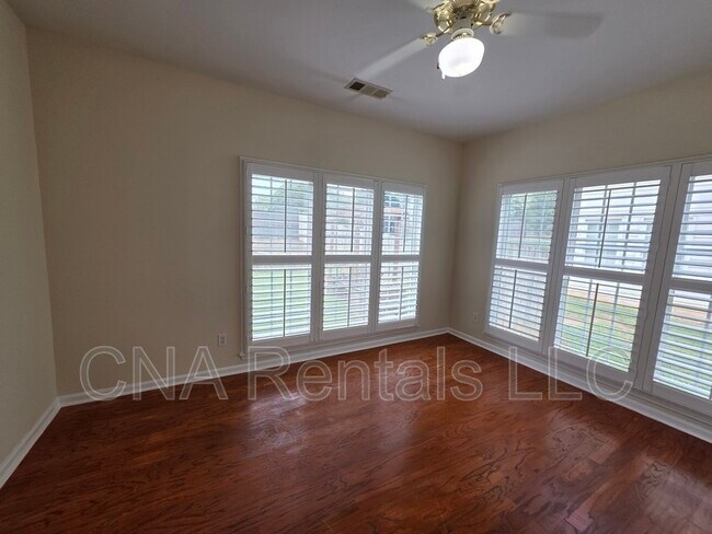 Building Photo - 1713 Paramore Pl NE