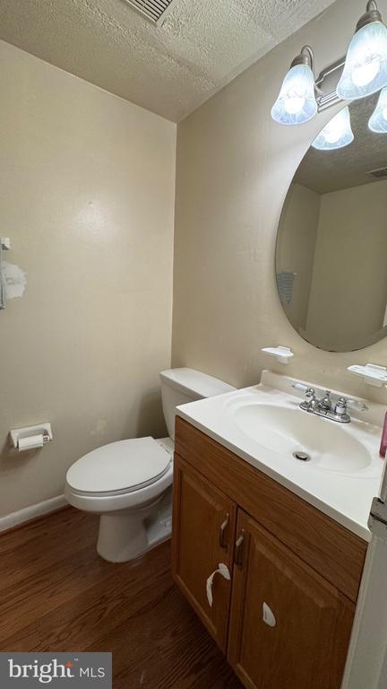 Building Photo - 14582 Earlham Ct