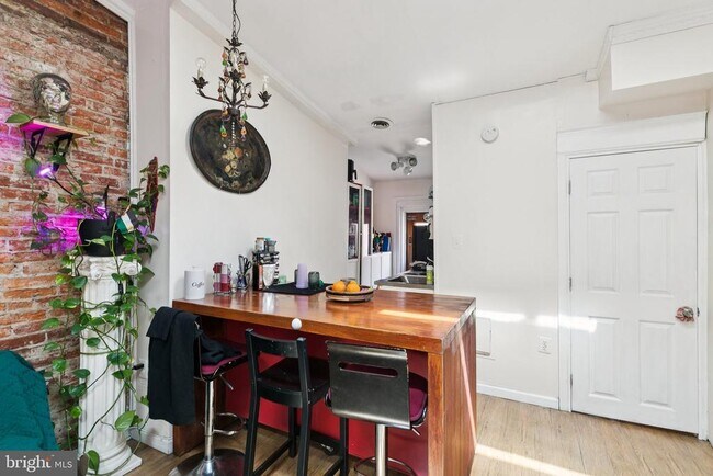 Building Photo - 1333 Pine St