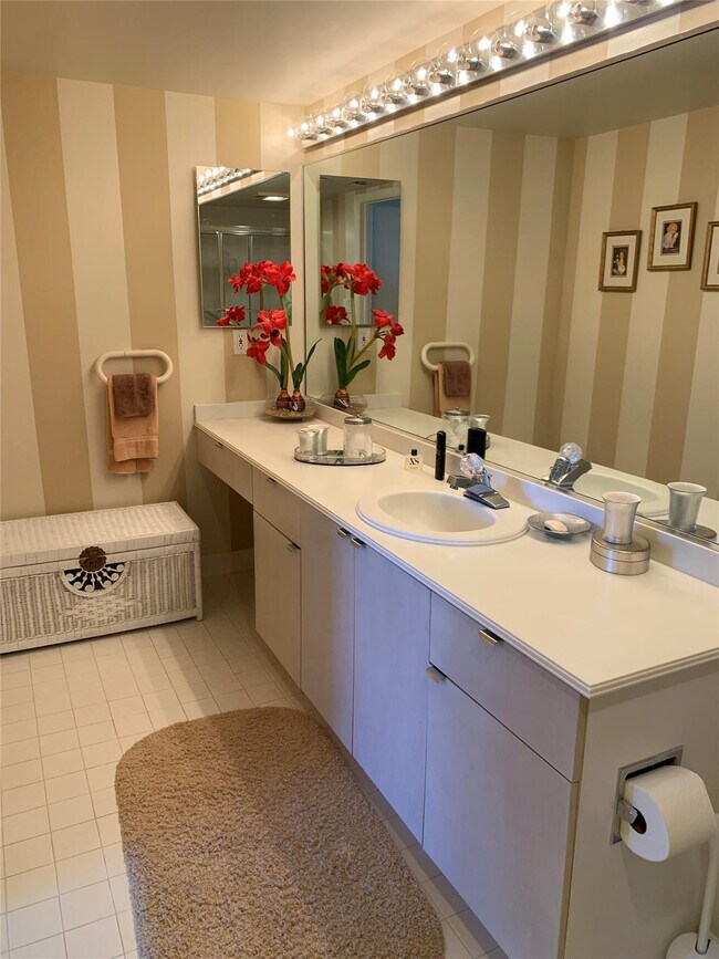 Building Photo - 4101 N Ocean Blvd