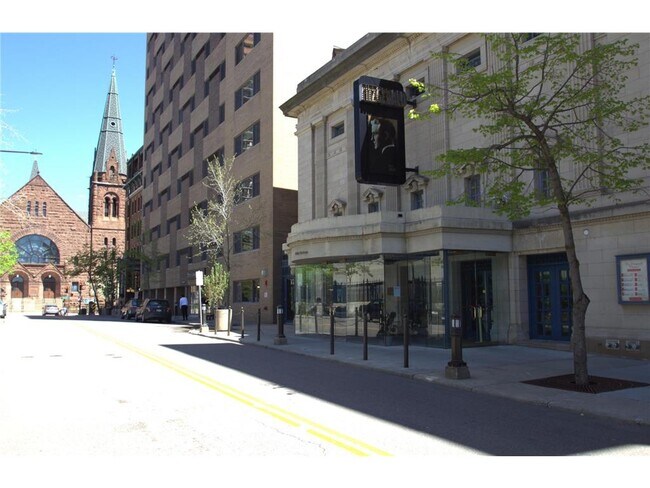 Building Photo - 488 Wabasha St N