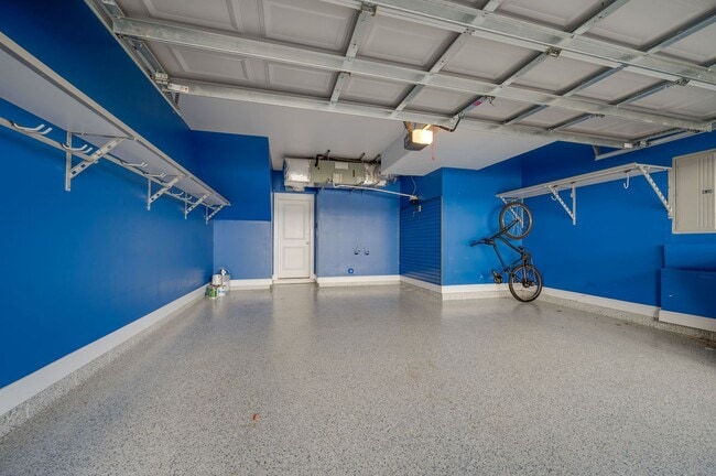 Building Photo - 3BD/3.5BA Immaculate Condo at the Oceanfront!