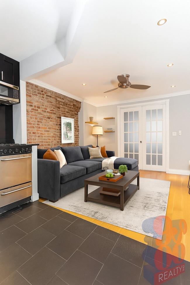 Building Photo - 145 E 26th St