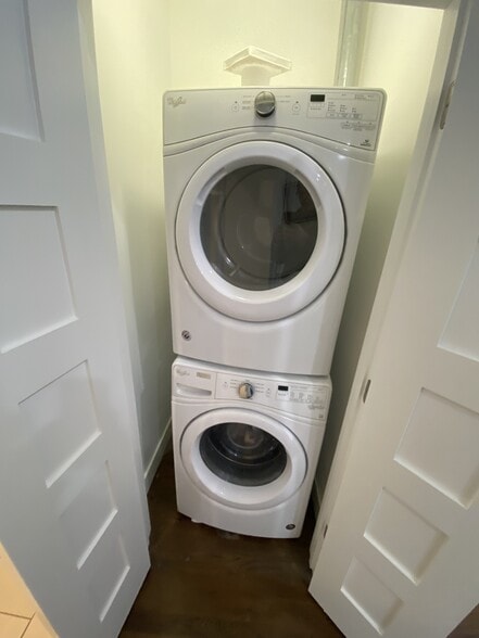 Building Photo - 45 Main St