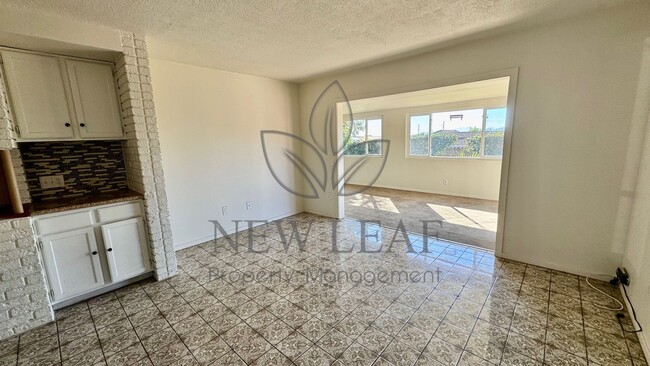 Building Photo - 970 W 14th St