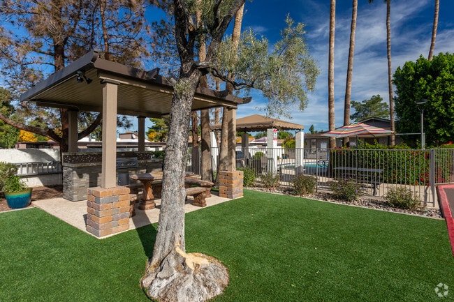 Building Photo - Azara Tempe