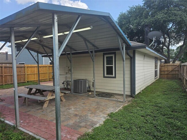 Building Photo - 19738 Swan Valley Dr