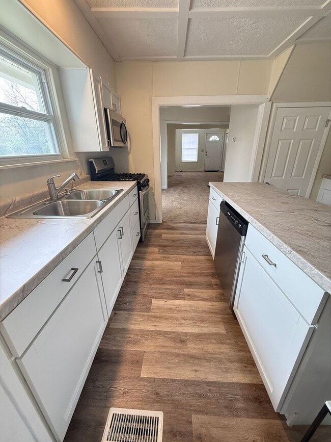 Building Photo - 3-Bedroom, 2-Bath Home on Acreage with Pond and Large Detached Garage