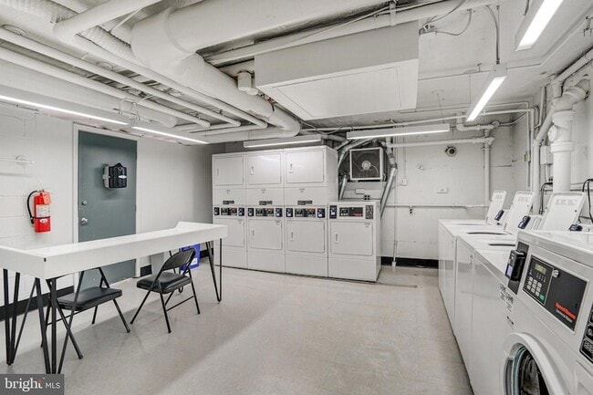 Building Photo - 1200 S Arlington Ridge Rd