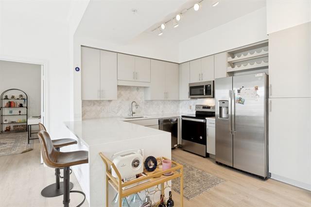 Building Photo - 3225 Turtle Creek Blvd