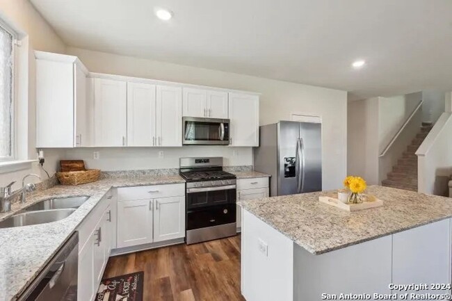 Building Photo - 13352 Sendero Roble