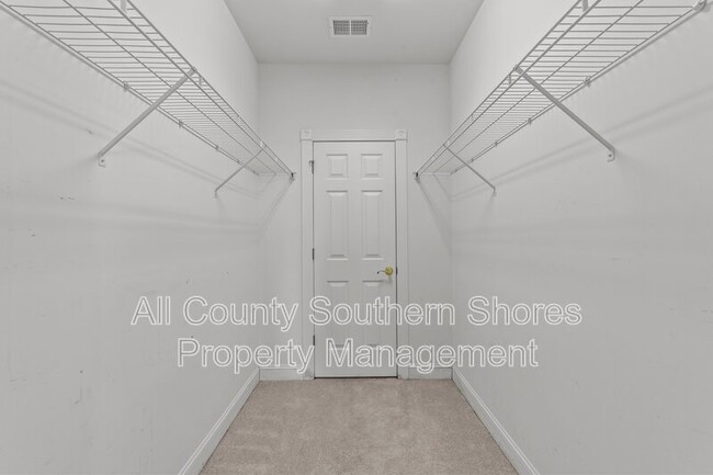 Building Photo - 4825 Luster Leaf Cir