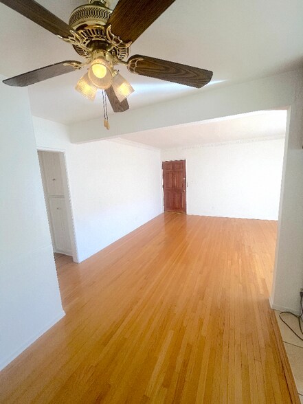Building Photo - 1255 N Mansfield Ave
