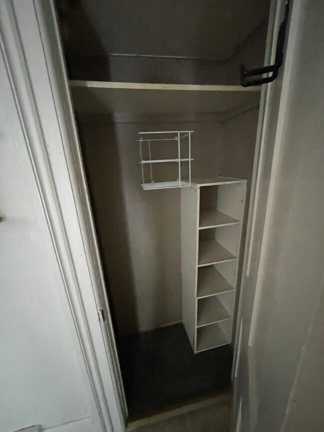 Building Photo - 420 W Lovett St