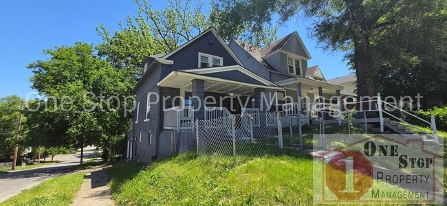Building Photo - Spacious 2-Bedroom, 2-Bath In Kansas City!!