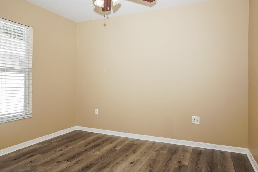 Building Photo - 2715 94th St E