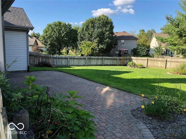 Building Photo - 10331 Lakeland Dr