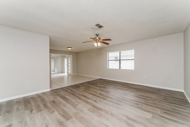 Building Photo - 411 Greenfield Rd