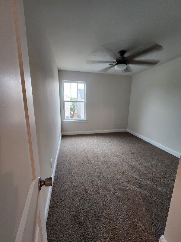Building Photo - 902 Oak Rdg Ln
