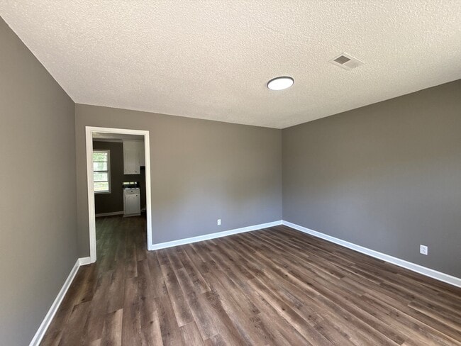 Building Photo - 1115 Berrywood Ave